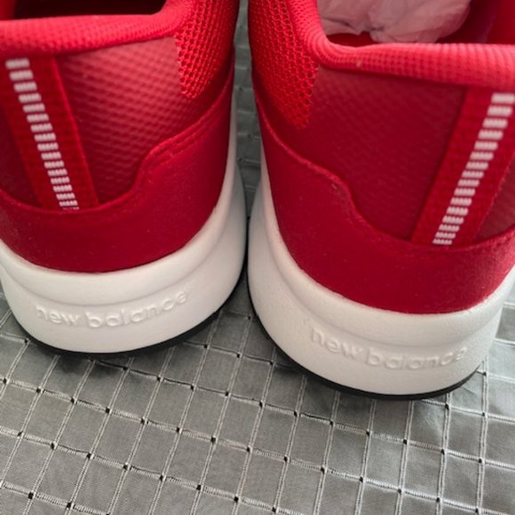 New Balance men NEW with box size 91/2 - Picture 5 of 8